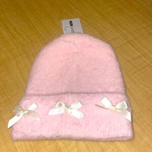 NEW Pink w white bows beanie
